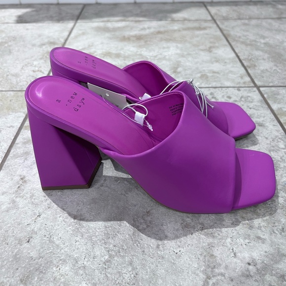 NWT- Pink Mule Sandals - Picture 1 of 5